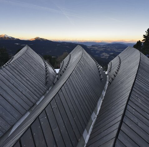 Wooden mountain hut in the province of Bolzano | © Oskar Da Riz