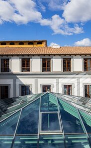 LignoAlp si è occupata della progettazione tecnica e del montaggio del tetto in legno per la prima apertura italiana di 25hours hotels | © Dario Garofalo
